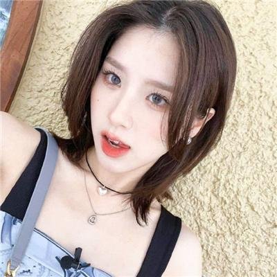 小丑面前